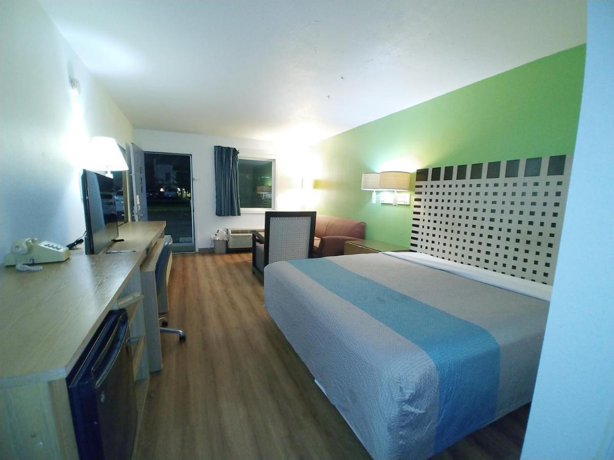 Country Yard Inn And Suites Sikeston Kültér fotó