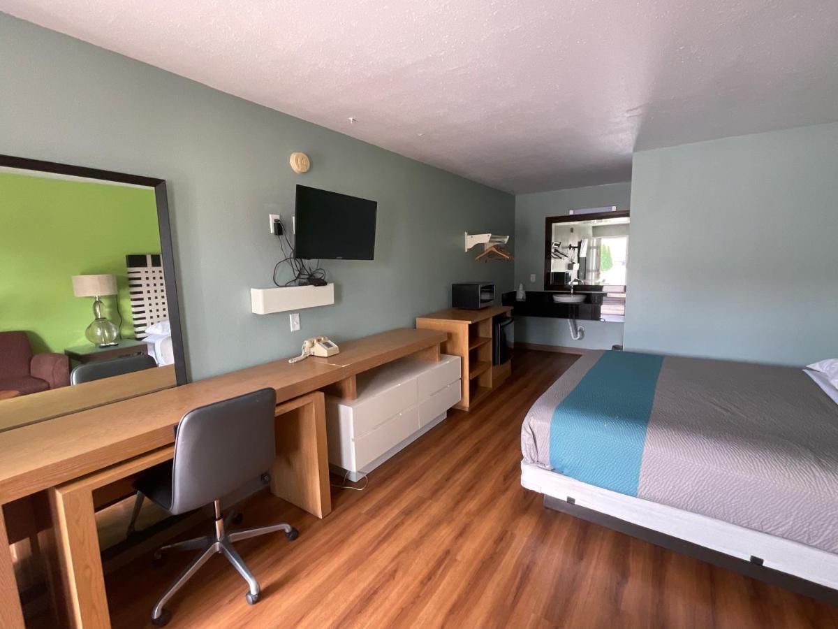 Country Yard Inn And Suites Sikeston Kültér fotó