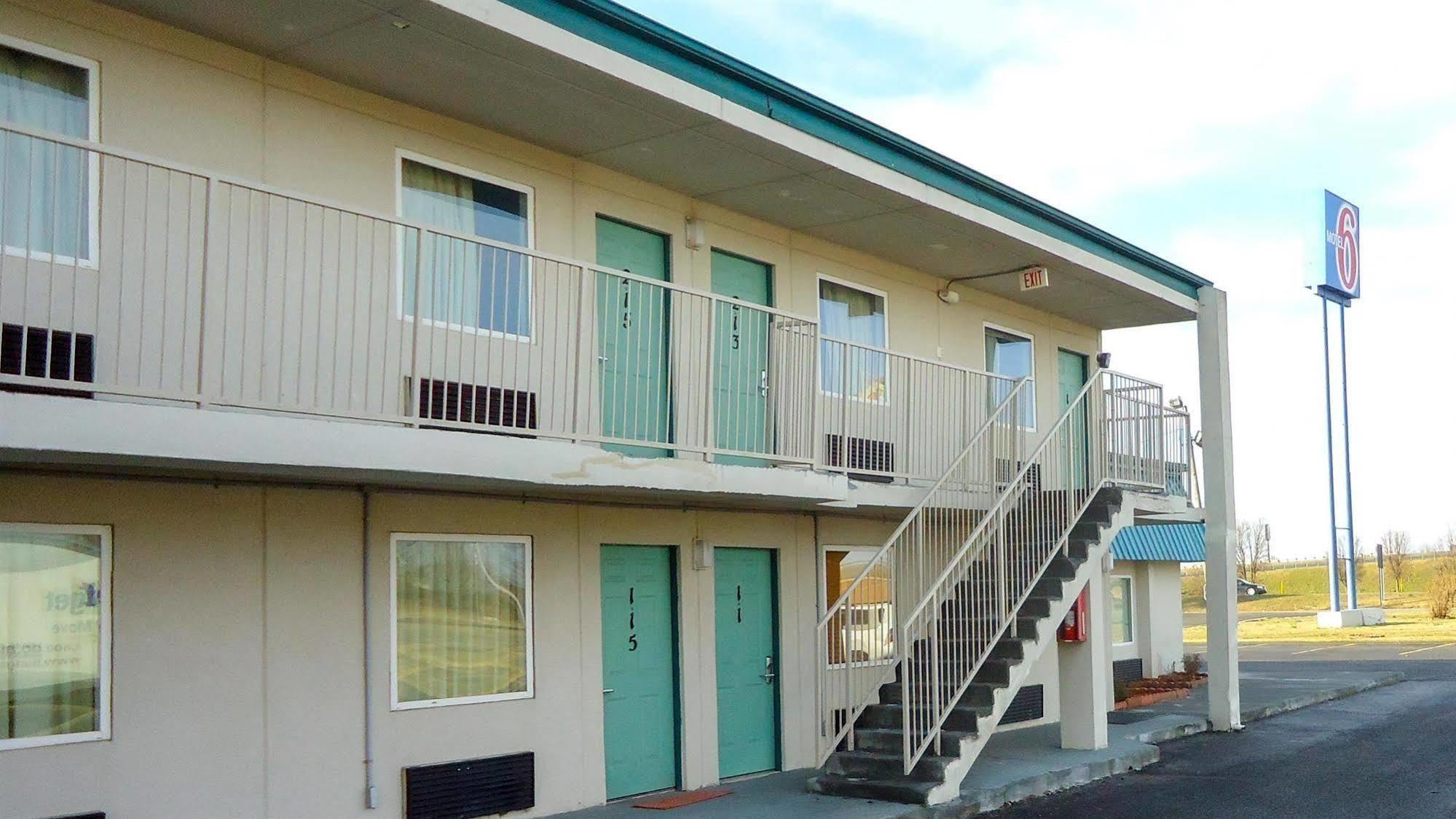 Country Yard Inn And Suites Sikeston Kültér fotó